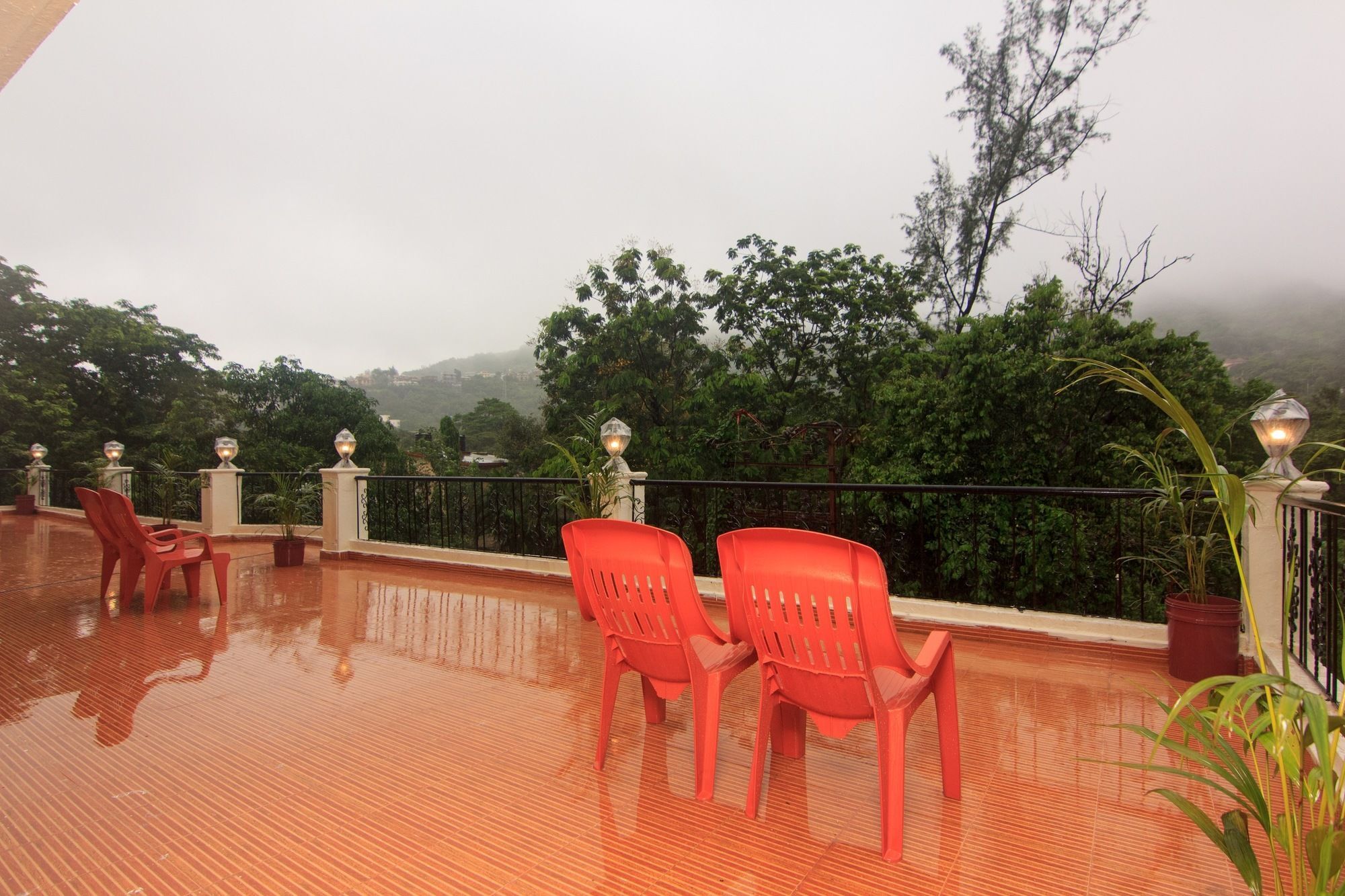 Oyo 9806 Hotel Arvi Lonavala Buitenkant foto